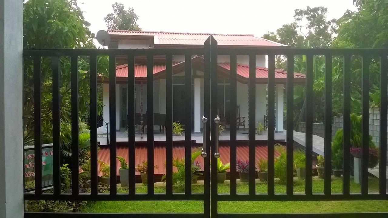 Sandhara Home Stay Tangalle Kültér fotó